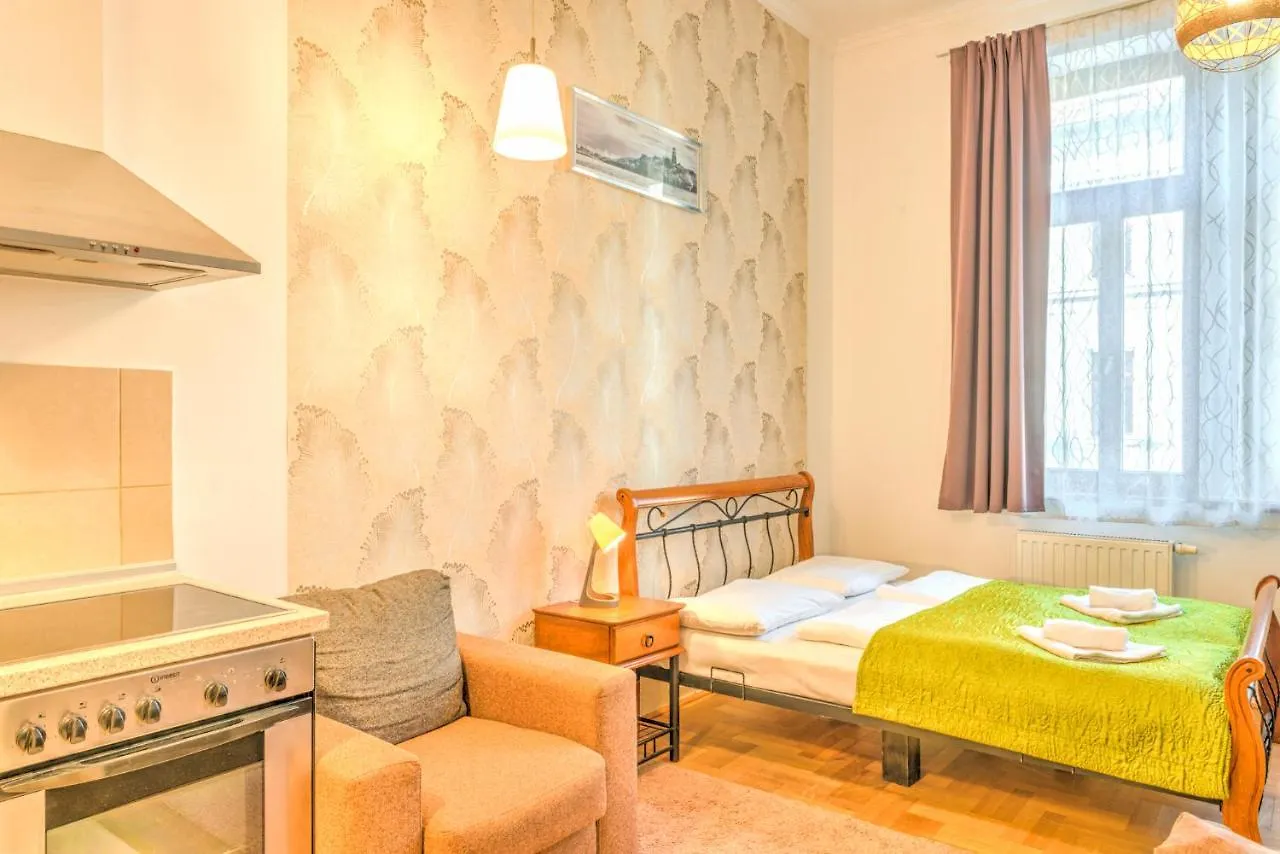 Budapest City Center Apartments 0*,