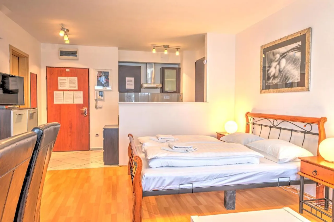 Budapest City Center Apartments 0*,  Hungary