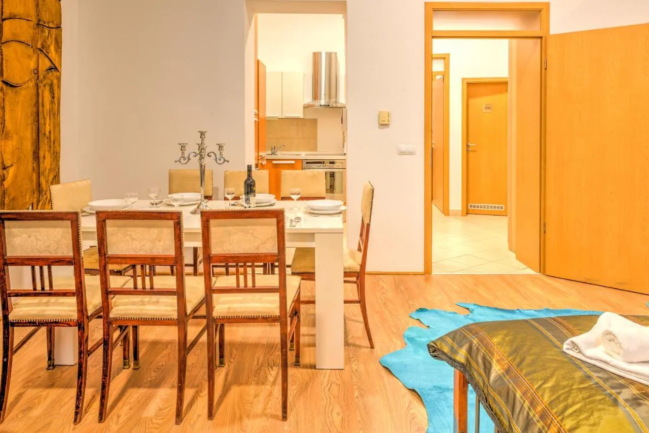 Budapest City Center Apartments 0*,