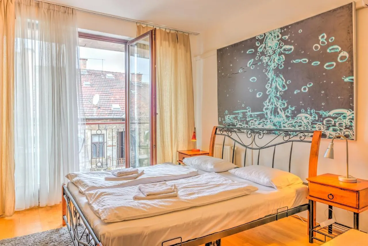 Budapest City Center Apartments 0*,